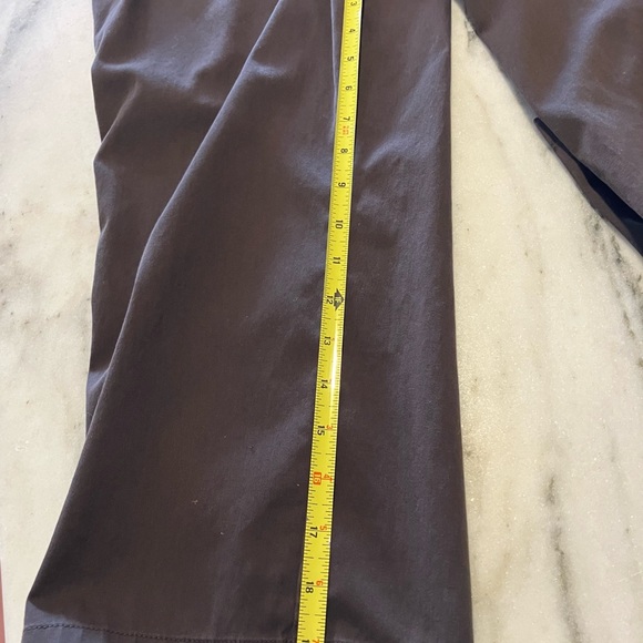 Ann Taylor Chocolate brown low waist capri pants petite size 10 - Picture 7 of 7